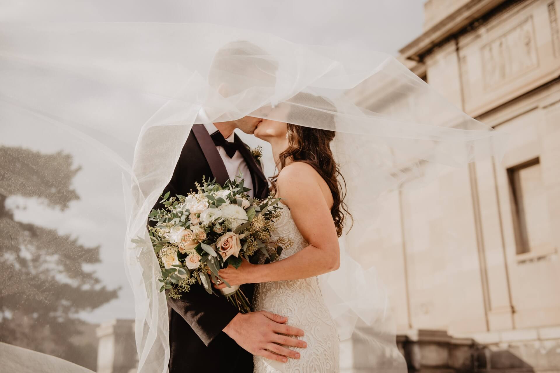 Metallic Glänzender Hochzeitstrend 2019